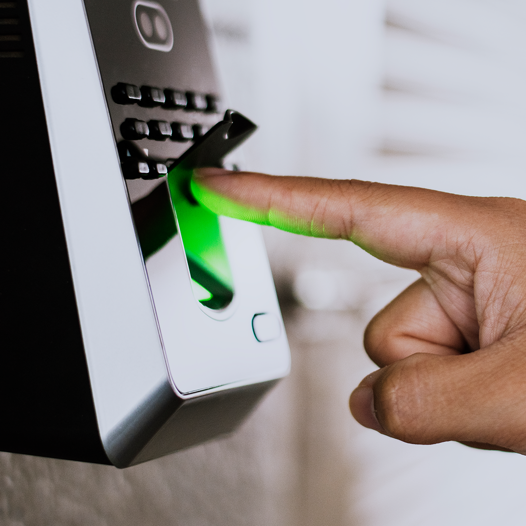 Como garantir conformidade com a CLT usando o controle de ponto digital